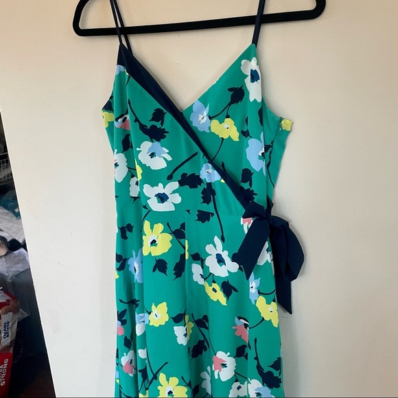 Banana Republic Green Flowy Dress - Picture 2 of 5